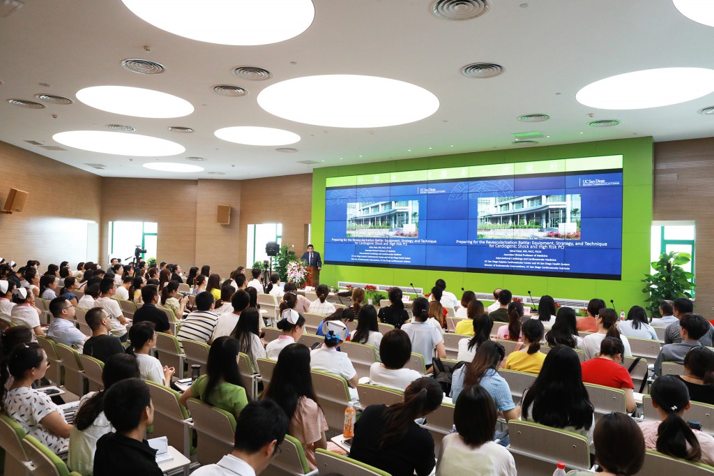 美國斯克里普斯醫(yī)院專家到西安國際醫(yī)學中心進行學術(shù)交流