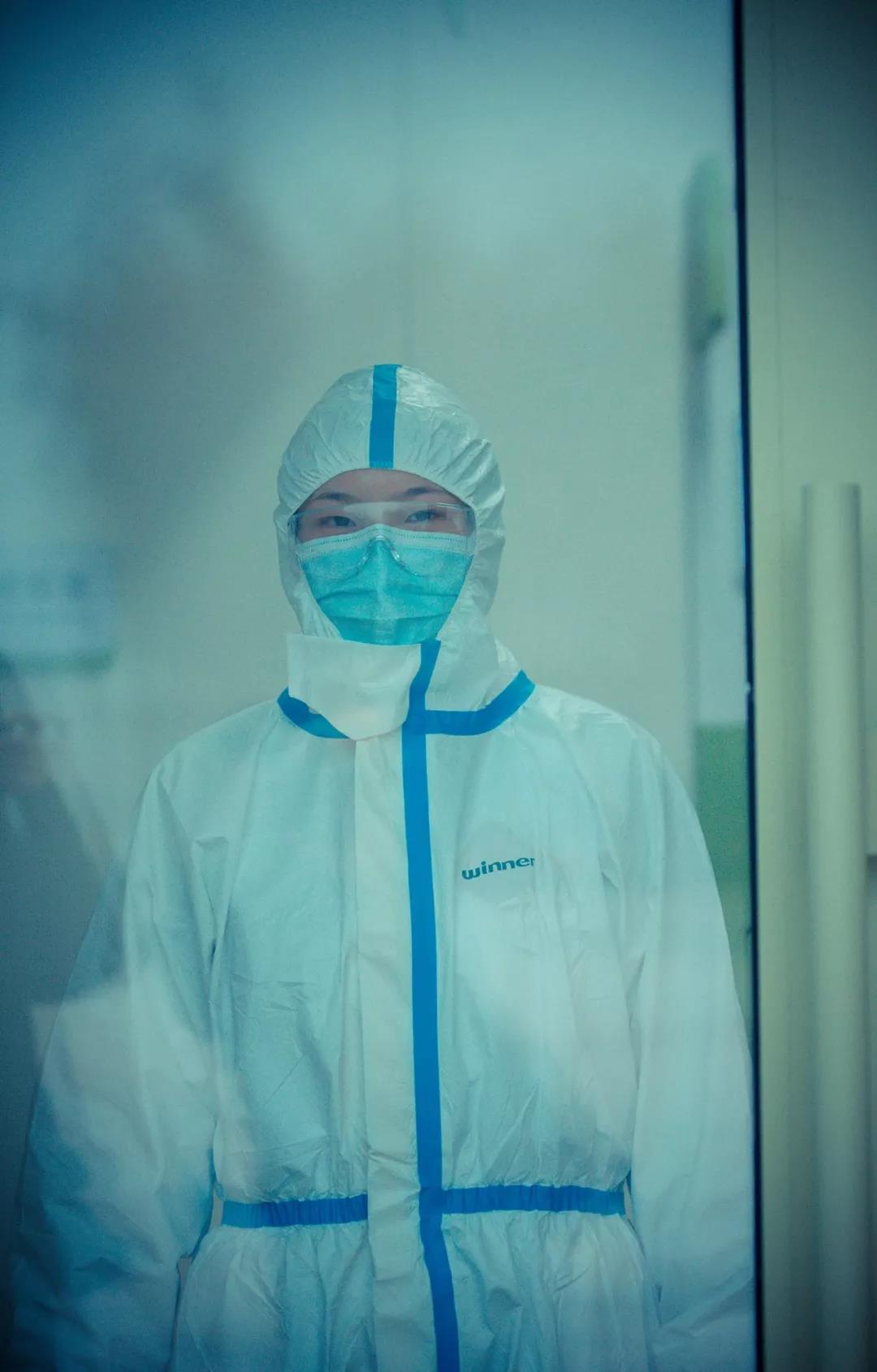 中新社陜西-——“媽，不能和您一起過年，我報(bào)名去武漢！”