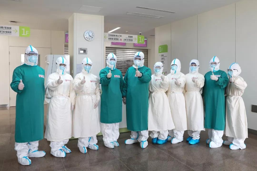 今日頭條——大年三十，一位護(hù)士對(duì)媽媽說她要去武漢