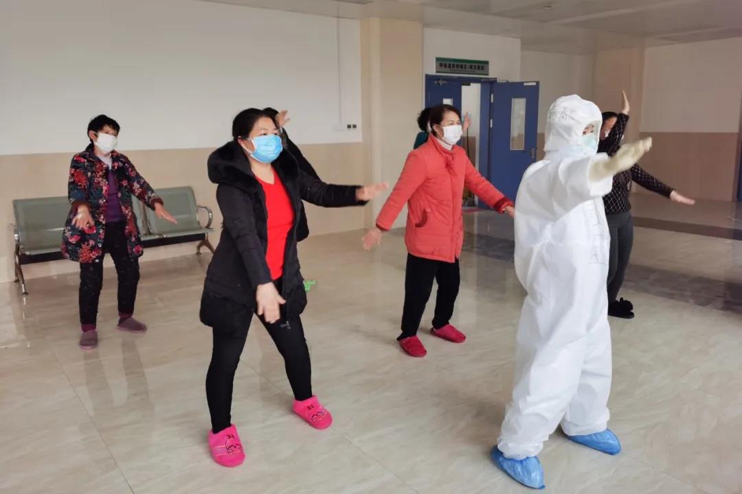 最美舞蹈！護(hù)士與患者在病房跳起“健身操”