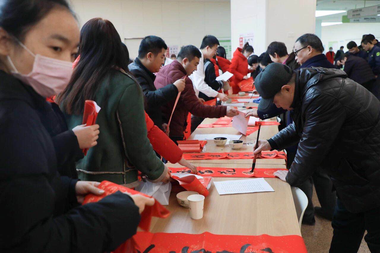 迎新春 送春聯 紅紅火火過大年