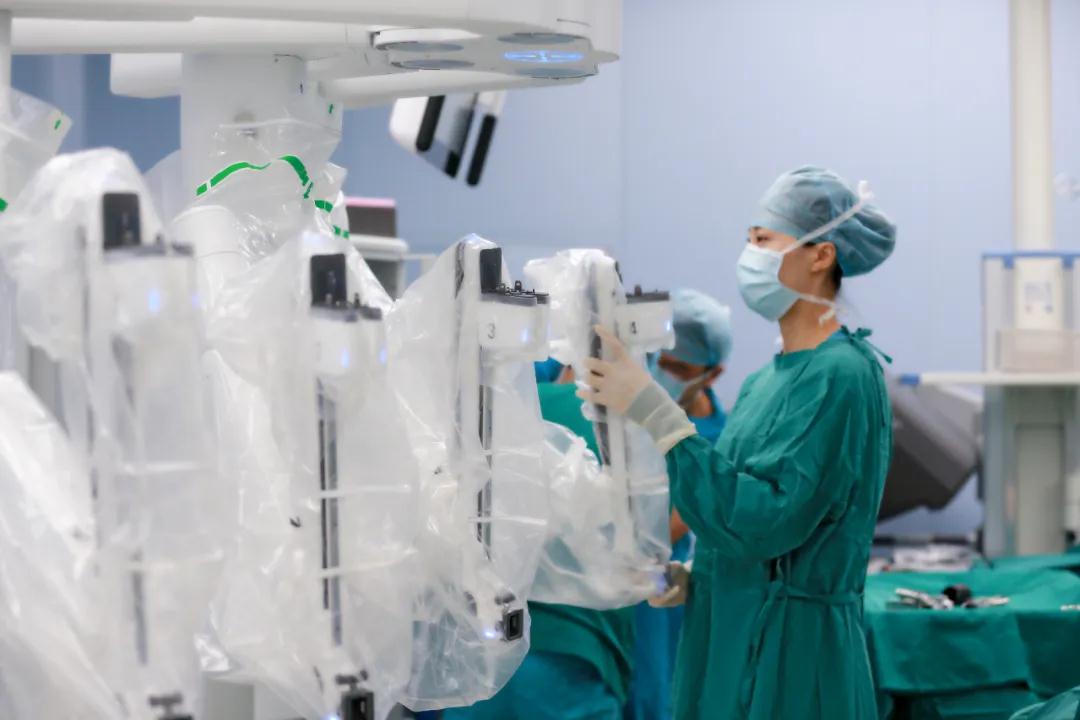 西安新聞網(wǎng)——新一代達芬奇手術機器人輔助婦科微創(chuàng)手術獲成功