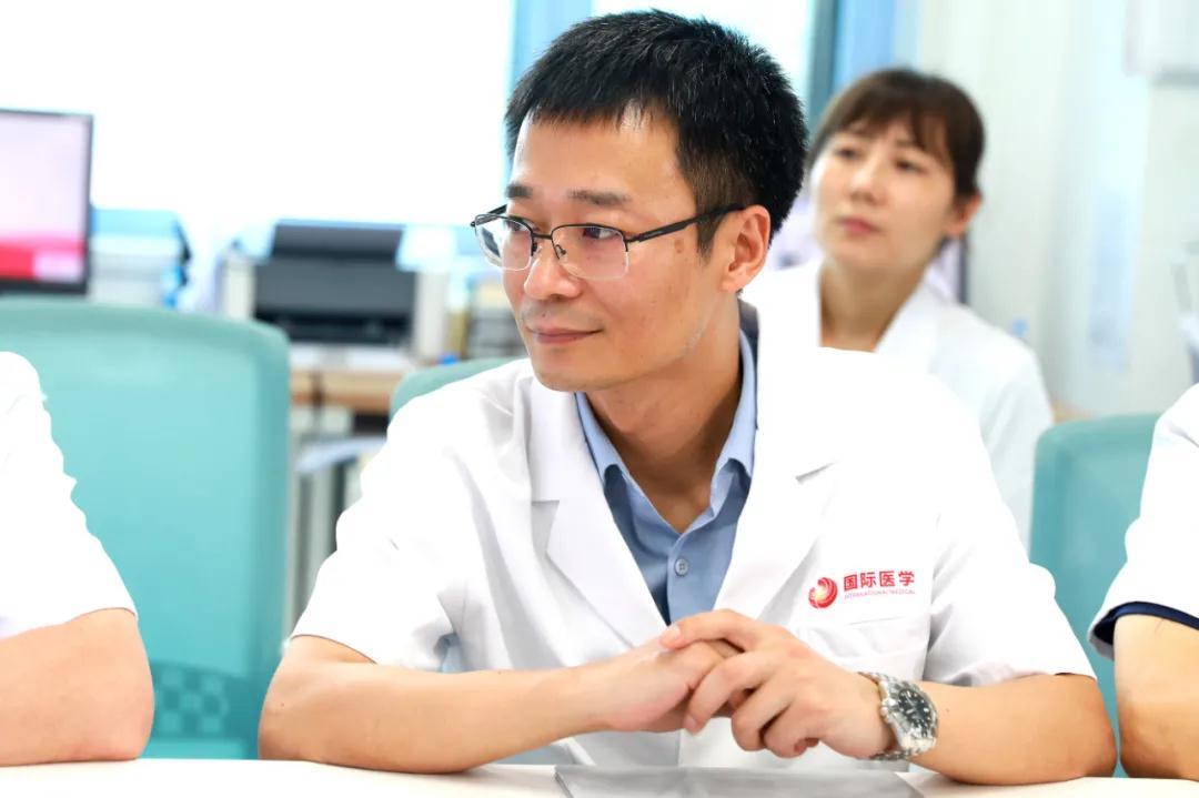 大醫(yī)之道5｜醫(yī)學(xué)路上的追夢(mèng)者歐陽海峰