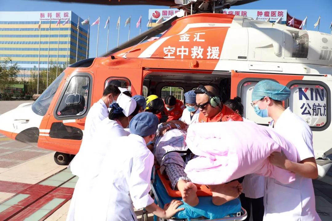 陜西網(wǎng)—生命續(xù)航，分秒必爭！  西安國際醫(yī)學(xué)中心醫(yī)院緊急救助一名跨省“飛”來的重癥患者
