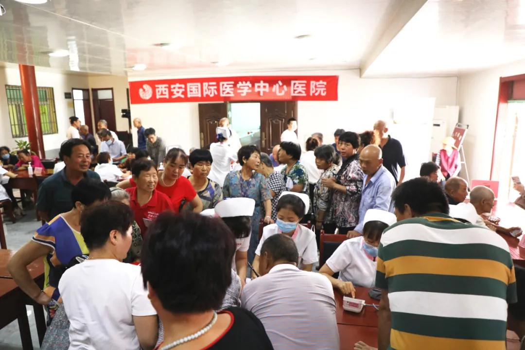 “施天使之愛，佑百姓健康”系列公益義診——走進綠地社區(qū)