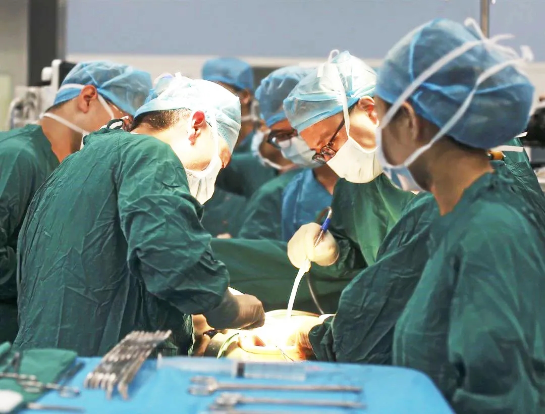 10斤重！這顆危及生命的“炸彈”終于被排除