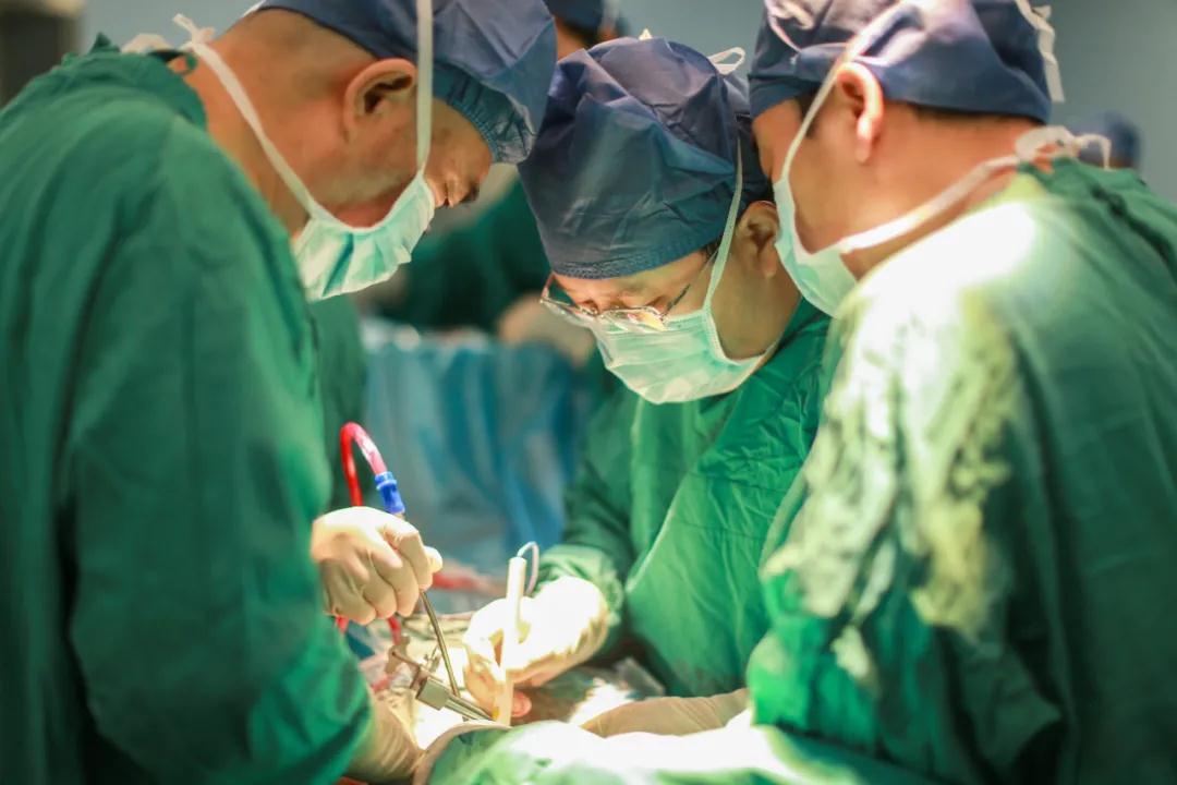 世界首例！我院骨科完成高難度、高科技3D打印可動人工頸椎-椎間盤復(fù)合體植入術(shù)