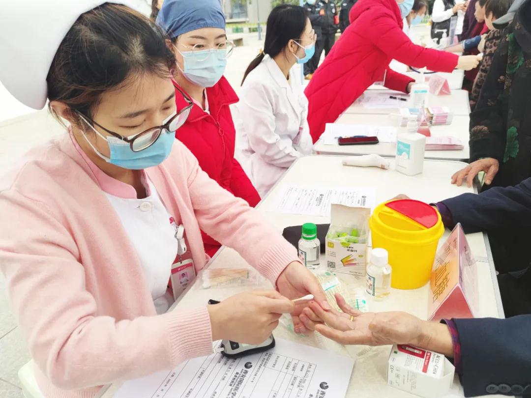 原點(diǎn)新聞—義診活動(dòng)進(jìn)社區(qū) 志愿服務(wù)暖民心