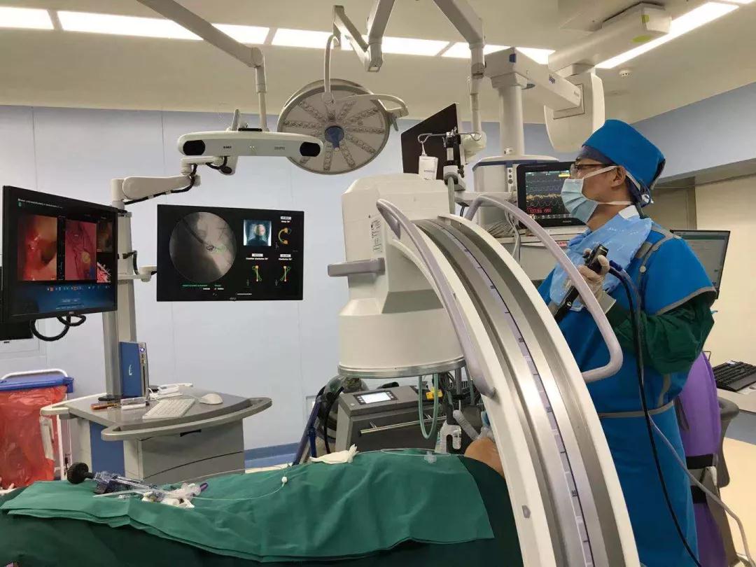 歐陽海峰團(tuán)隊首次聯(lián)合rEBUS+C臂透視影像+DynaCT技術(shù)精準(zhǔn)定位肺結(jié)節(jié)