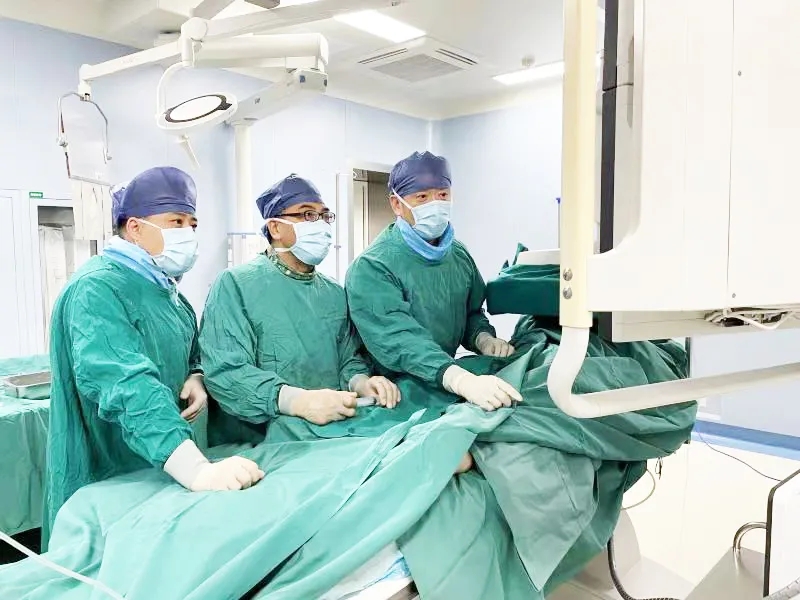 胸悶、腹脹、乏力……患者突發(fā)布加綜合征 介入治療把命救