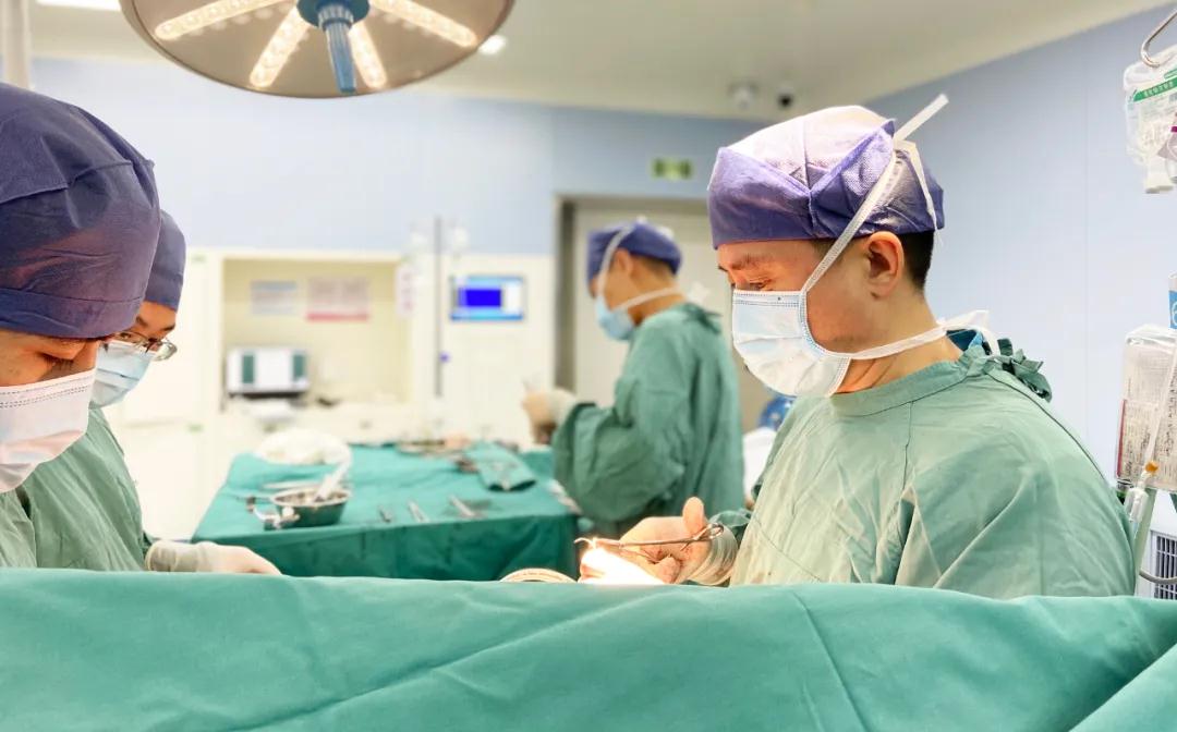 心外、心內(nèi)再攜手 “小手術(shù)”解除十余年頑疾