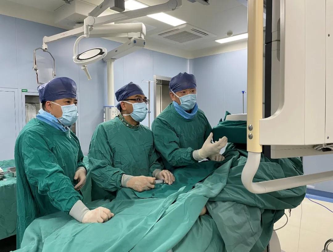 腹壁出現(xiàn)“蚯蚓狀”血管，布加綜合征惹的禍！