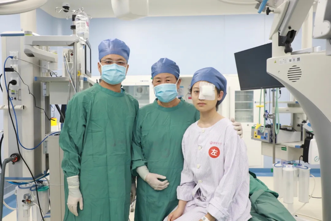 暑期摘鏡潮！18歲女孩開啟“無鏡”人生