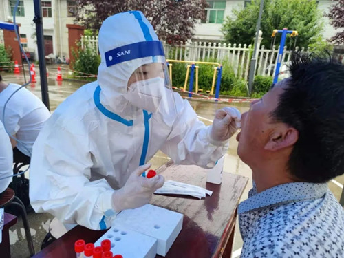 暴風(fēng)雨中，她們做疫情防控前線的“排雷兵”