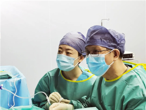 大醫(yī)之術(shù)④｜針尖上的絕絕子：甲狀腺手術(shù)無(wú)痕？這項(xiàng)黑科技值得關(guān)注……