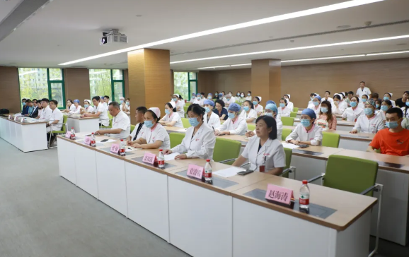 安全用械 守護(hù)健康——我院舉辦首屆“急救、生命支持類設(shè)備安全使用月”活動