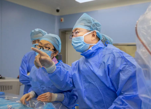 67歲的他輾轉(zhuǎn)大半個(gè)中國(guó)，就為打通“心門”