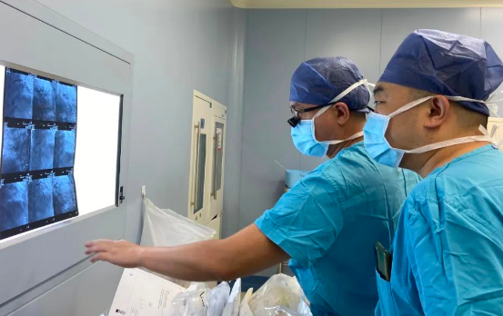 這，就是醫(yī)護(hù)人員的“硬核”擔(dān)當(dāng)！