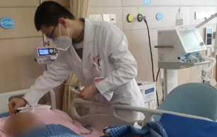 危急重癥、“大白肺” 90%以上恢復(fù)良好，他們?nèi)绾巫龅降模?>
				             </a>
                <div   id=