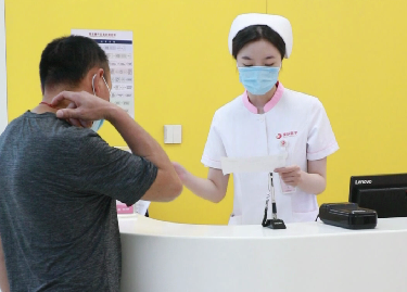 大口吃肉，大碗喝酒！胰腺炎、膽結(jié)石可能已經(jīng)在路上了