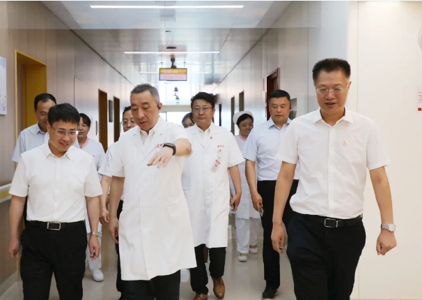 醫(yī)師節(jié)快樂！西北大學校長孫慶偉一行來院慰問