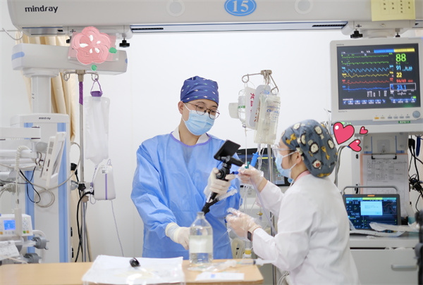身心同救！重癥病房里的“祛病”與“醫(yī)心”