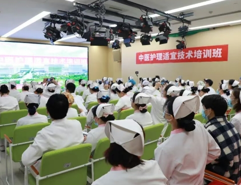 卷技能！護(hù)理骨干集體“充電” 解鎖四大中醫(yī)硬核技術(shù)